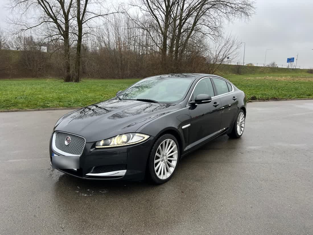 Jaguar XF
